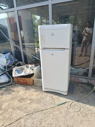 купить двухдверный холодильник: Холодильник Indesit, Двухкамерный