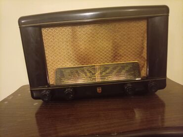 Stari uređaji: Philips vintage radio aparat – cevi/lampe - Klasik stolni radio sa — 1