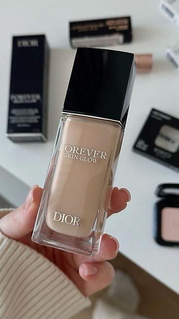 forever: Dior Forever Skin Glow tonal krem — 1