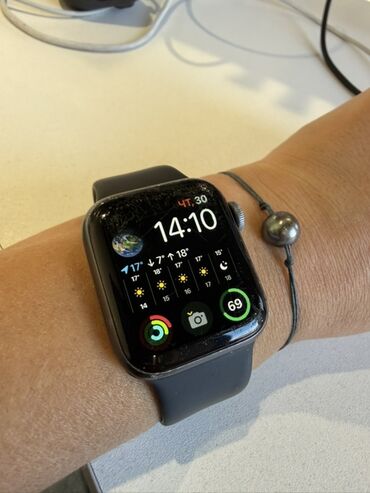 адаптер для iphone: Смарт-часы Apple Watch SE2 в корпусе темного цвета с черным спортивным