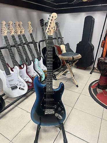 Электрогитара в стиле Stratocaster с тремоло, HSS-конфигурация