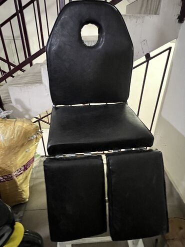 маникюрное кресло: Продаю маникюрное кресло с кушеткой