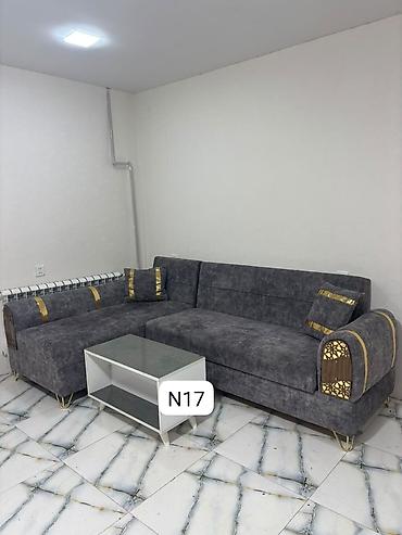 Kunc divan 230azn acilir ve bazalidir. Jurnalni üstünde hediyye