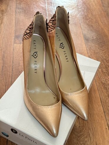 женские золотистые туфли: Туфли Размер: 39, цвет - Золотой