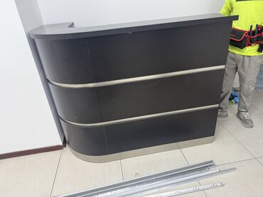 стеллажи для вещей: Дүкөн үчүн текче, Колдонулган, МДФ, Өзү алып кетүү