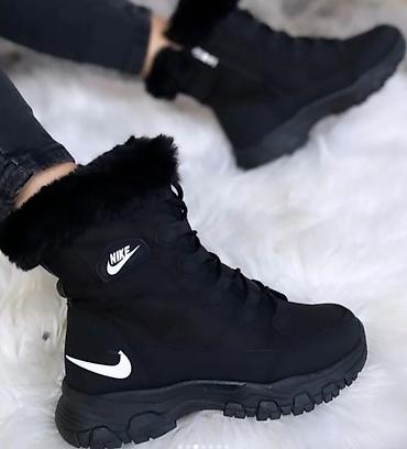 aksice ugg: Nike čizmice crne bele roze NOVO Novo Brojevi 36 do 41 fb Moja — 7