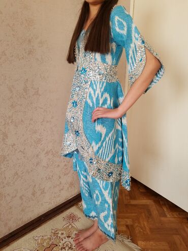 кыргызская национальная одежда: Комплект, цвет - Голубой, Б/у