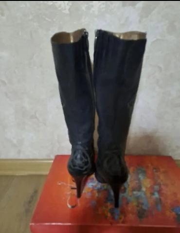 каблук сапоги: Сапоги, 40, Б/у, цвет - Черный, Самовывоз — 3