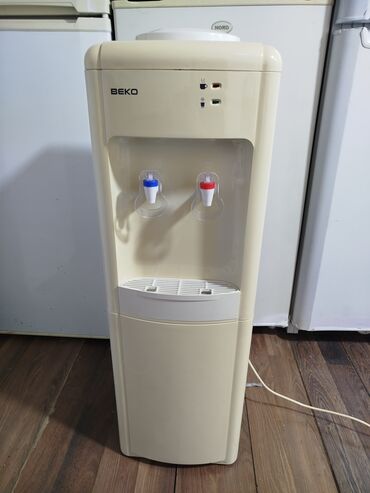 su heyvanları: Dispenser Beko, Döşəməüstü, Su isitmə ilə