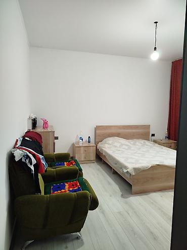 2 таш дом: Продается двухэтажный кирпичный дом с большим участком. 4,5 соток — 2