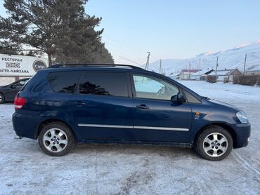 Toyota: Toyota Avensis Verso: 2001 г., 2 л, Механика, Бензин, Минивэн — 6