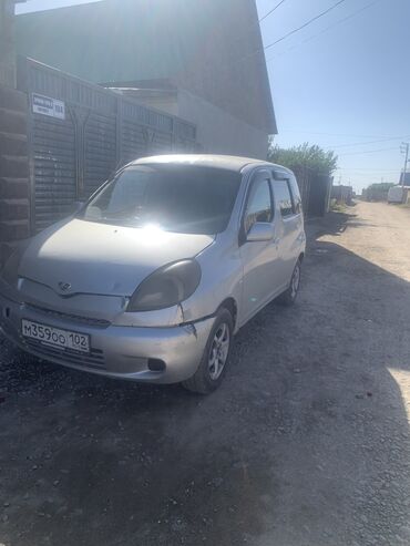 Toyota: Toyota Funcargo: 2001 г., 1.5 л, Автомат, Газ, Вэн/Минивэн