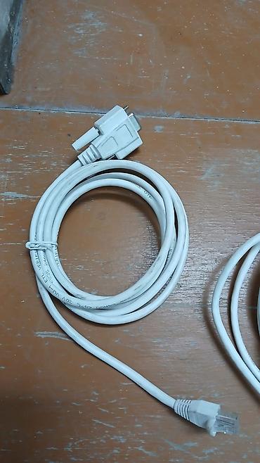 4 luk kabel: RS232 (DB9) – RJ45 konsol kabeli - Bir tərəfi DB9 (9-pin, dişi) — 3