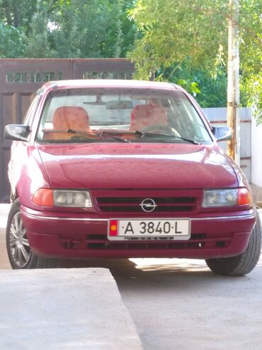 хундай купе: Opel Astra: 1993 г., 1.6 л, Механика, Бензин, Хэтчбэк