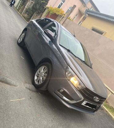 torpaqla barter masin deyisirem: VAZ (LADA) Vesta: 1.8 l | 2016 il 165 km Sedan