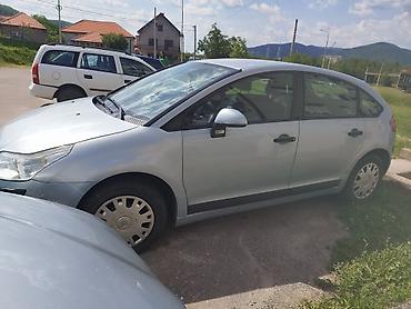 kzubr tools: Citroën C4, hečbek, svetloplava boja (metalik). Petoro vrata — 3