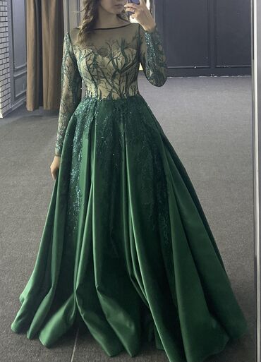 мусульманский платье: Кече көйнөгү, Барпайган кооз, Узун модель, Атлас, Жеңдери менен, Страздар, L