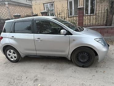 капот на карина е 1994: Toyota Ist: 2003 г., 1.3 л, Автомат, Бензин, Хэтчбэк — 2