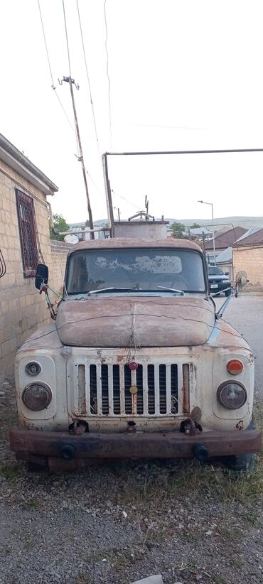 goran təkər satışı: Sovet istehsalı su/yanacaq daşıyan yük maşını (sisterna) -