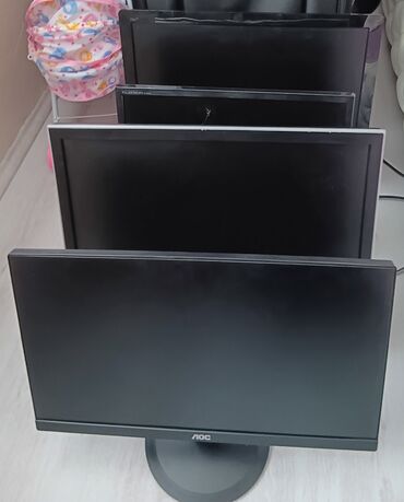 polovni laptop: Monitori ispravni cene vidi u prezadjoj slici na zadnjoj slici su moje