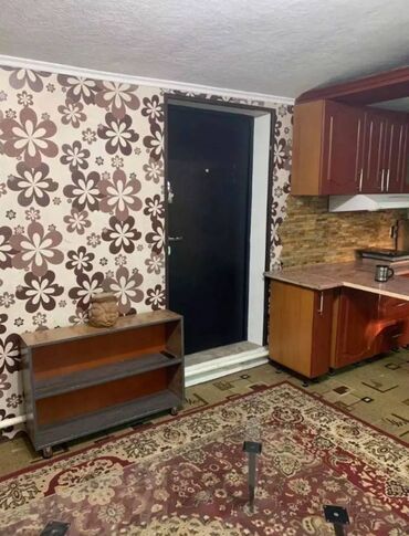 продаю или меняю с доплатой: 1 комната, Агентство недвижимости, Без подселения, С мебелью частично