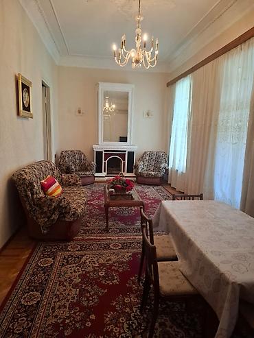 sahil: Sahil metrosunun yaxınlığı, İSR Plazanın yanında, arxitektur — 2