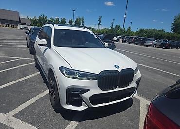 BMW X7: 2020 г., 4.4 л, Автомат, Бензин, Внедорожник at lalafo.kg BMW X7: 2020 г., 4.4 л, Автомат, Бензин, Внедорожник