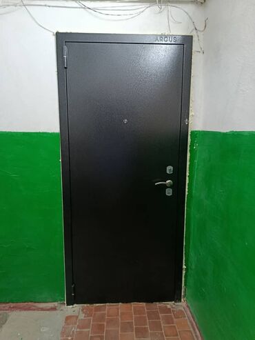 дом меняю на квартиру бишкек: 2 комнаты, 45 м², Хрущевка, 1 этаж, Старый ремонт