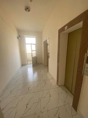 Uzunmüddətli kirayə mənzillər: Mənzil kirayə verilir. Nərimanov rayonu, 2 otaq, 80 kv, 20.17. Metro — 8