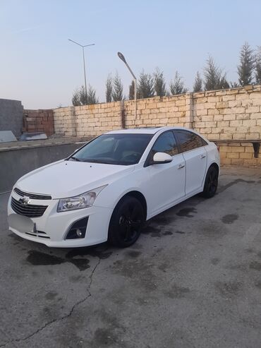 Chevrolet: Chevrolet Cruze: 1.8 l | 2013 il 214791 km Sedan — 3