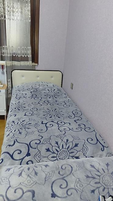 Ev üçün mebel: Carpayi satilir. Biri 60 manata. Iki ededdir. Ikisini goturdukde 55 — 1