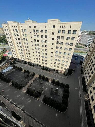 продается 2 комнатная квартира рядом ул ахунбаева: 3 комнаты, 92 м², Элитка, 10 этаж, Центральное отопление