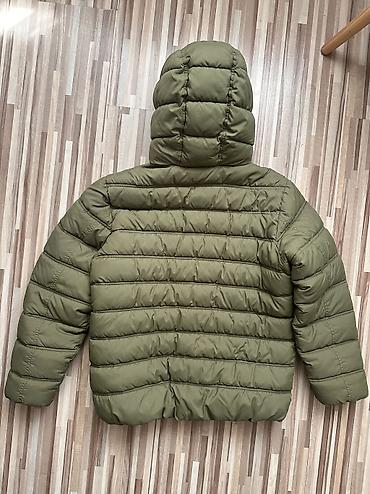 Paketi dečije odeće: Komplet jakni za dečake – 3 komada 1) Zimska puffer jakna BENETON — 3