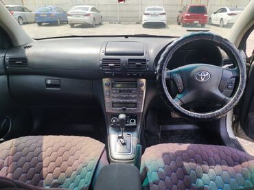 срочно срочно продаю машина: Toyota Avensis: 2003 г., 2 л, Автомат, Бензин, Универсал