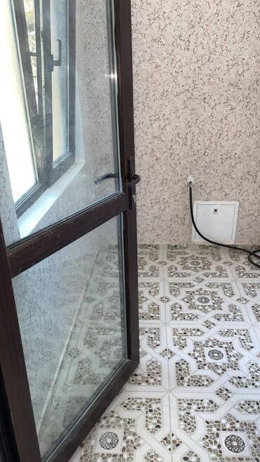 Uzunmüddətli kirayə mənzillər: Bakixanov qəsəbəsində yeni tikili 7 mertebeli binanın 1-ci — 7