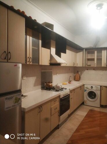 Uzunmüddətli kirayə mənzillər: Nərimanov rayonu Nərimanov metrosunun yaxınlığında, yaşayış sahəsi 90 — 9