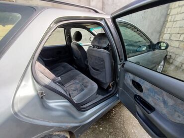 Aksesuarlar və tüninq: Universa bədənli (station wagon) minik avtomobili Xüsusiyyətlər: - 5