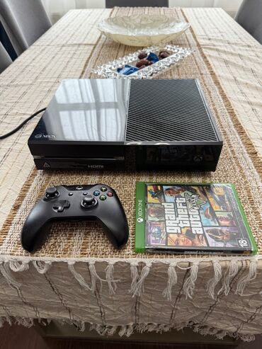 Xbox 360 & Xbox: Xbox ONE. Demək olar ki, istifadə olunmayıb, 2 joystik hədiyyə