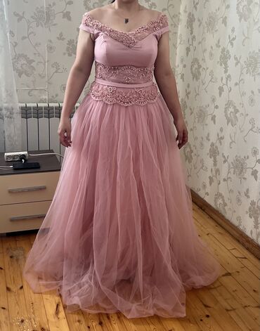 Ziyafət donları: 350 manata nişan üçün alınıb. 1 defe nişanda geyinilib — 4