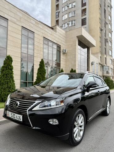lexus rx 300 авто: Автомобиль Lexus RX с элегантным дизайном и просторным салоном. Черный