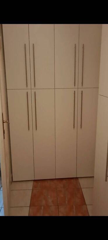 Ormari: Ormari se izradjuju od Univera debljine 18mm u belom dekoru — 9