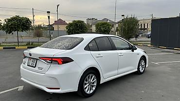 Toyota: Toyota Corolla: 2021 г., 1.8 л, Вариатор, Гибрид, Седан — 4