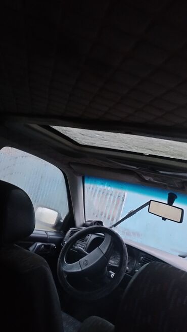 Volkswagen: Volkswagen Golf: 1993 г., 1.8 л, Механика, Бензин, Хэтчбэк — 9