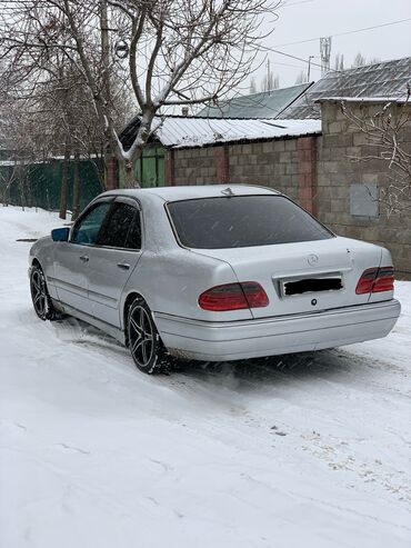 Mercedes-Benz: Mercedes-Benz E-Class: 1995 г., 2.3 л, Автомат, Бензин, Седан