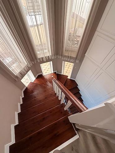 Продажа коттеджей и домов: Продаётся частный дом с просторным двором и навесом. Основные — 6