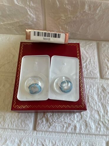 Ostalo: Sočiva u boji
Cena:1500din/par — 10