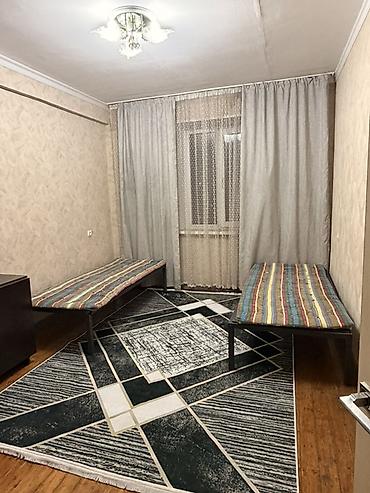 Сдается компактная жилая комната с базовой меблировкой. Помещение