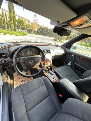 Mercedes-Benz: Mercedes-Benz C-Class: 2.2 l | 1996 il Sedan — 10