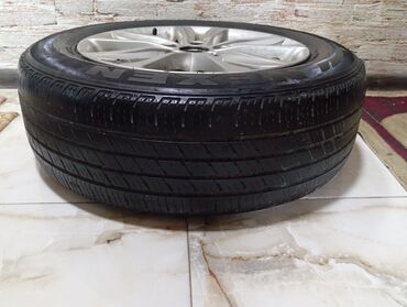 диски на колеса: NEXEN brendinin 215/60R17 ölçülü təkəri. Təkər yüngül lehimli disklə