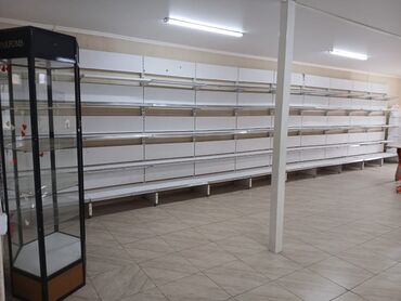 Другое оборудование для бизнеса: Продаю витринные стеллажи в отличном состоянии. в наличии 11 штук